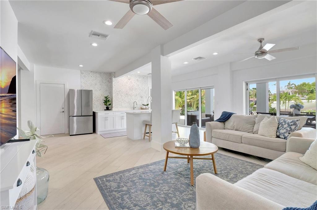 PIRATES COVE - Residential