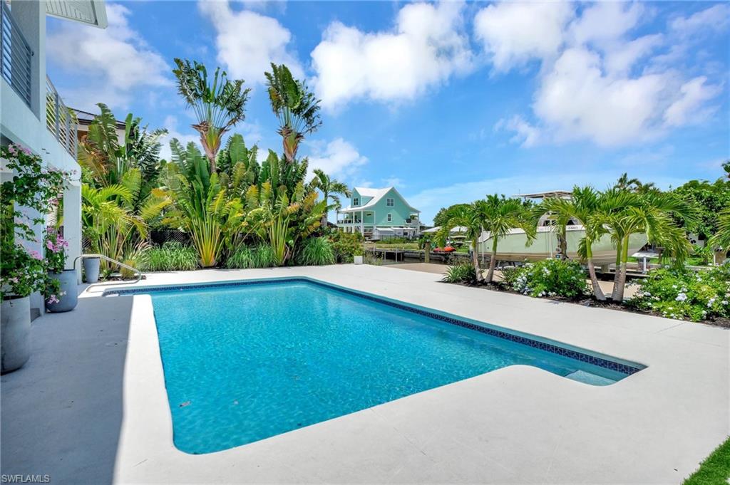 PIRATES COVE - Residential