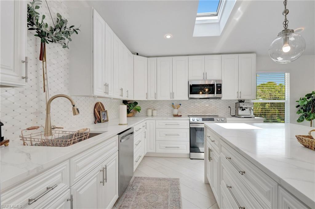 PIRATES COVE - Residential