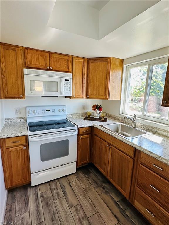 SAN CARLOS PARK - Residential