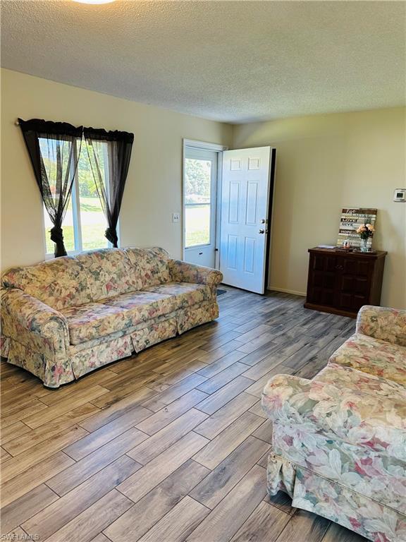 SAN CARLOS PARK - Residential