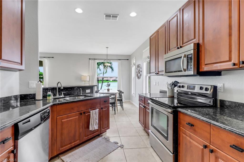 OLYMPIA POINTE - Residential