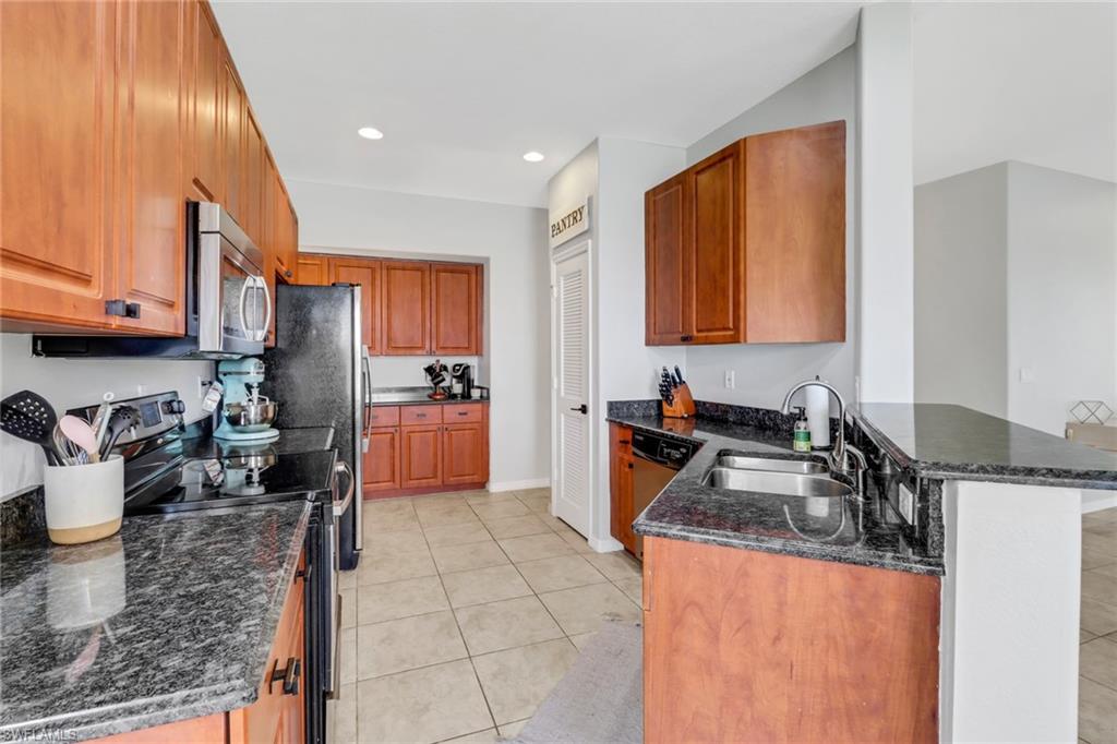 OLYMPIA POINTE - Residential