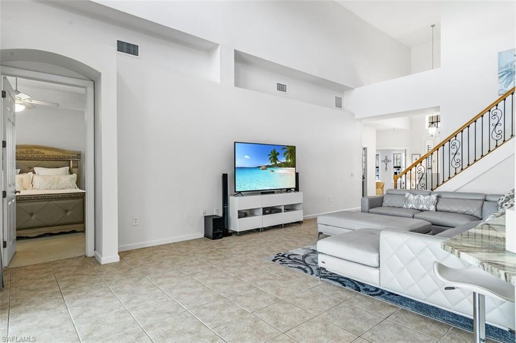 EMERSON SQUARE - Residential