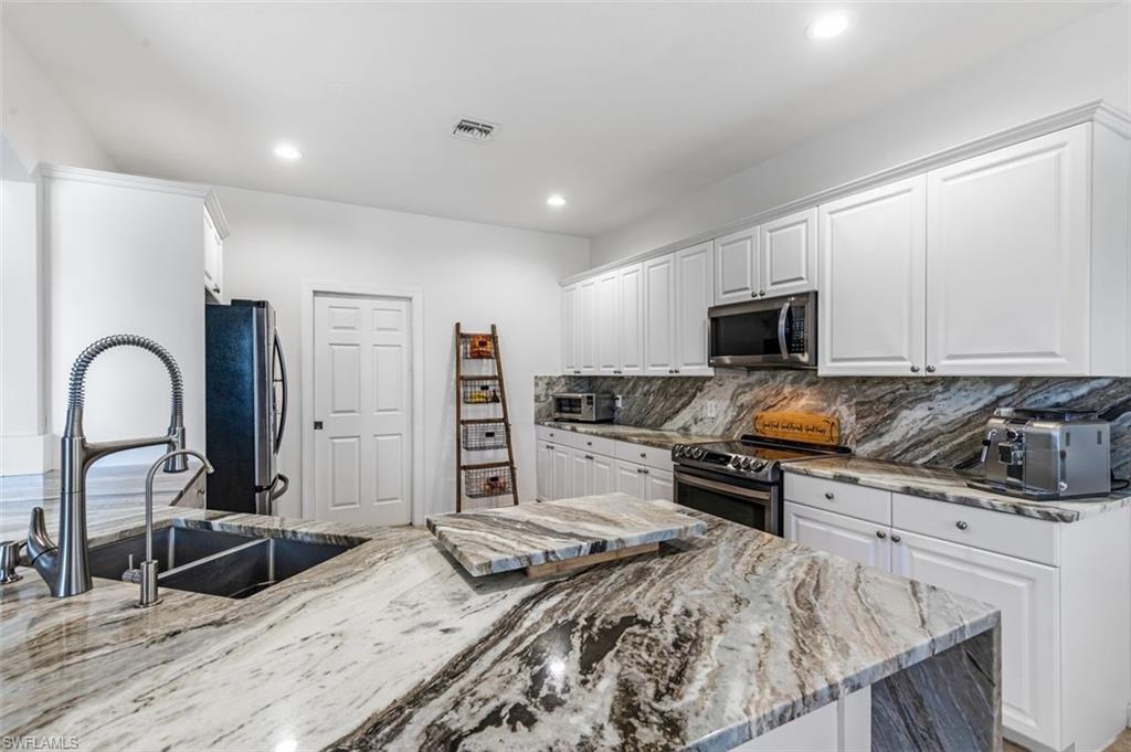 EMERSON SQUARE - Residential