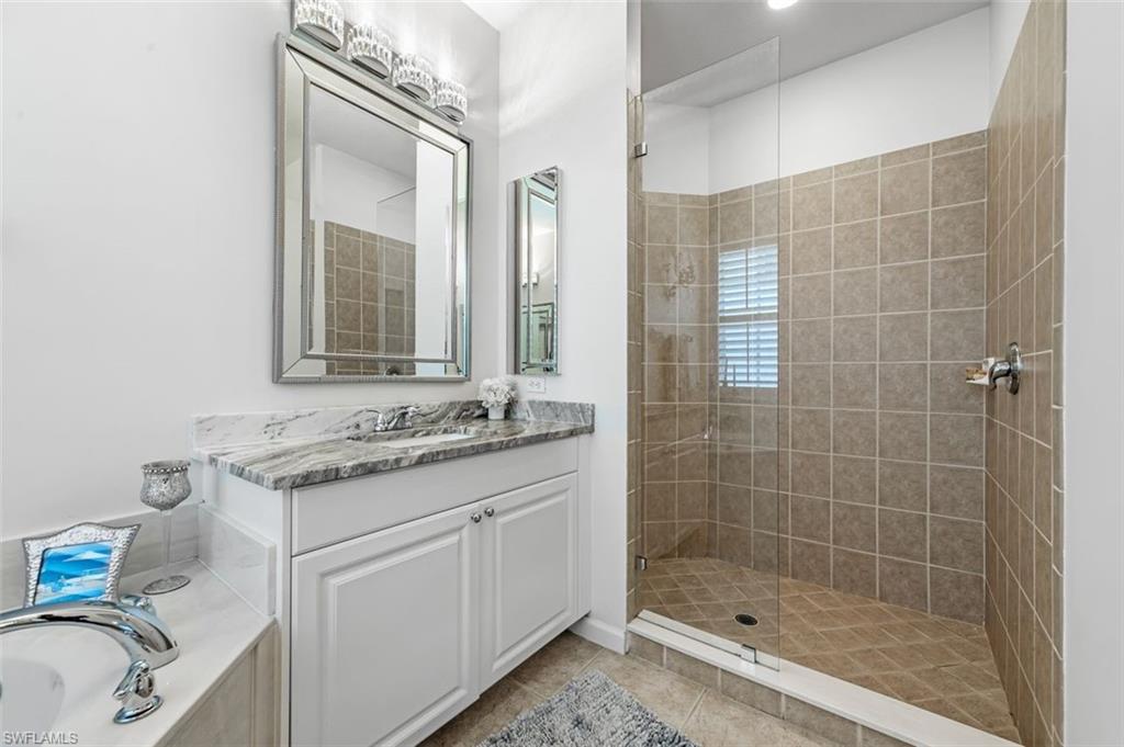 EMERSON SQUARE - Residential