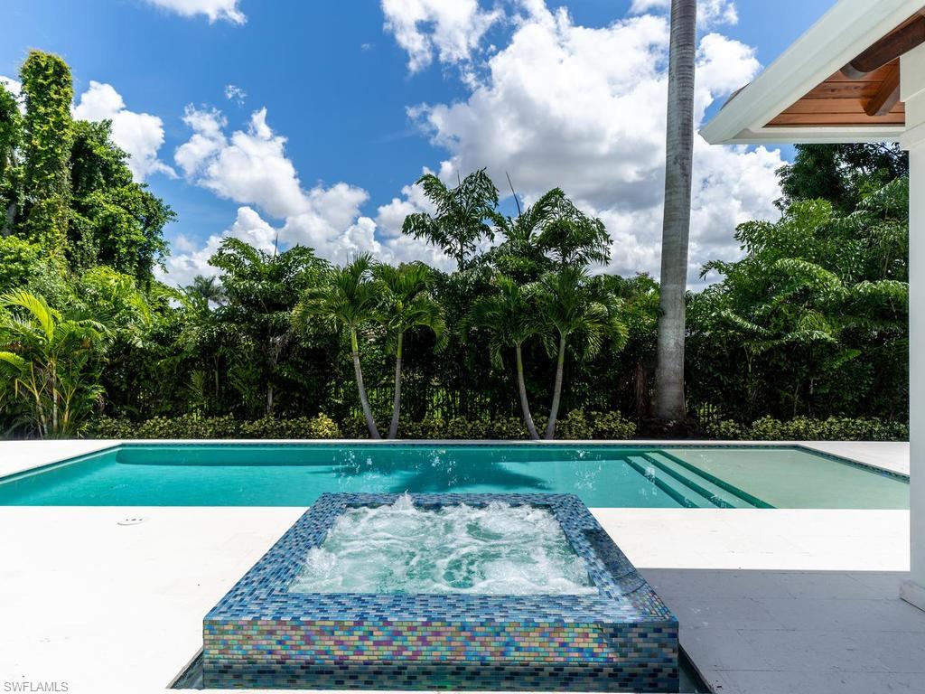 MOORINGS - Residential