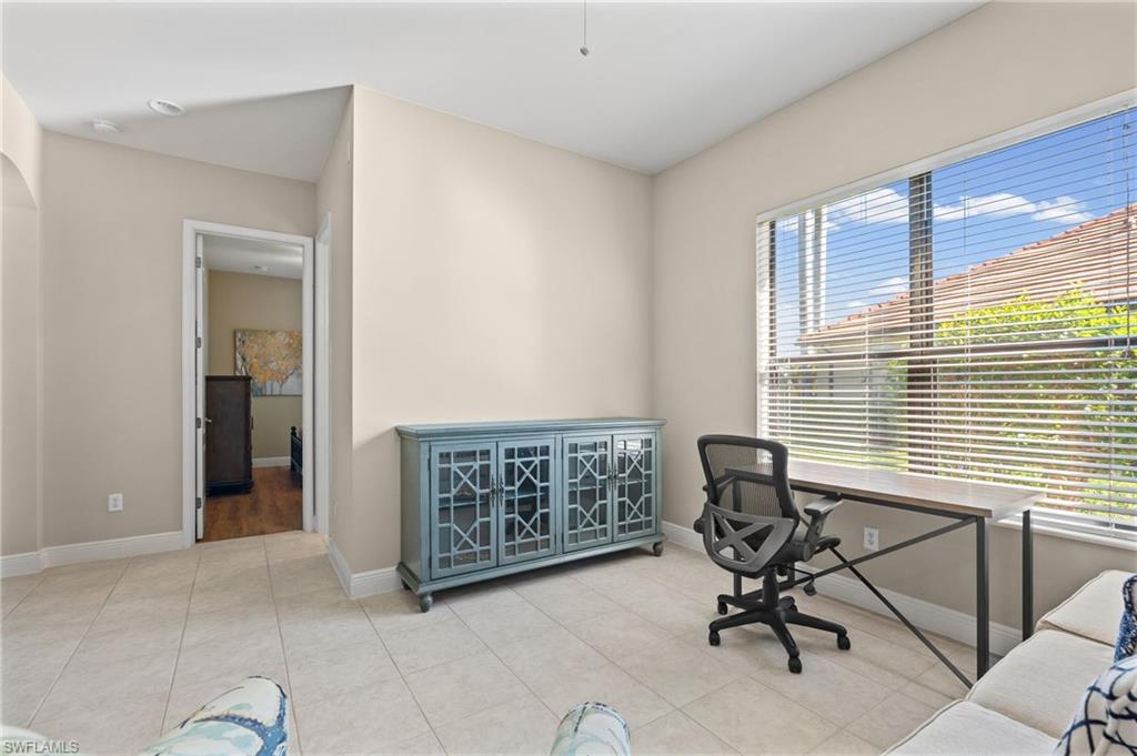 COUNTRY CLUB - Residential