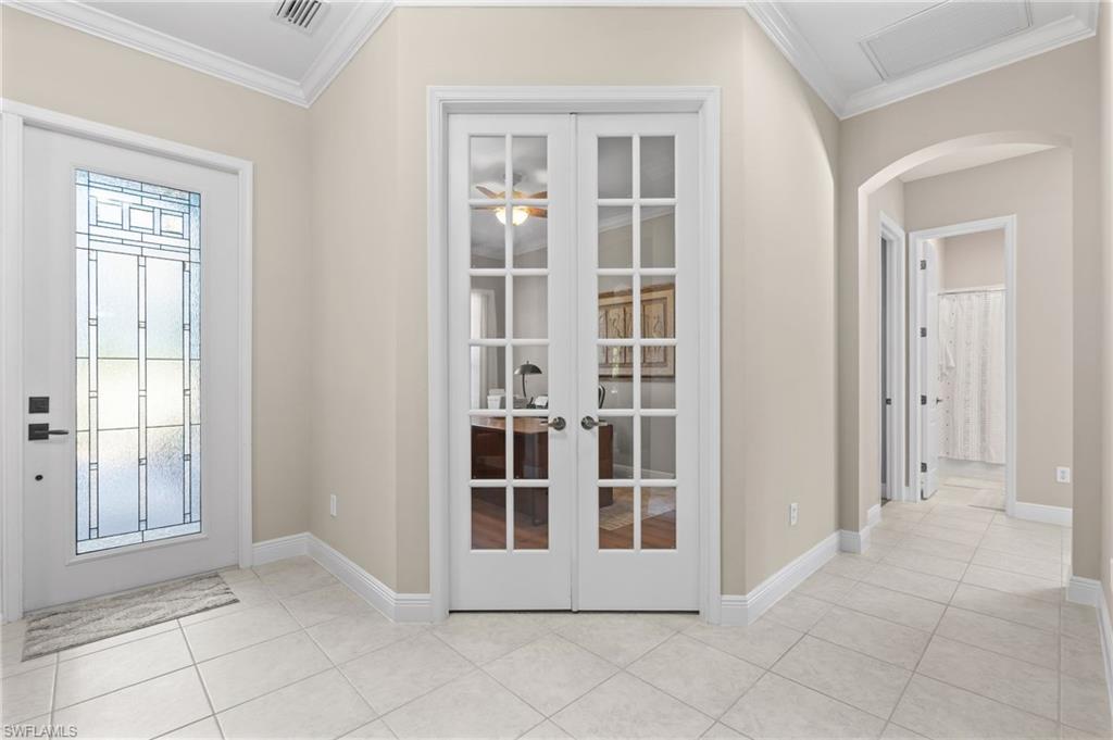 COUNTRY CLUB - Residential