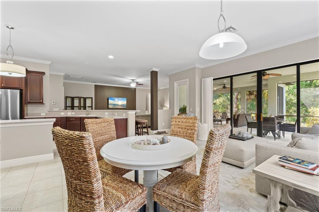 COUNTRY CLUB - Residential