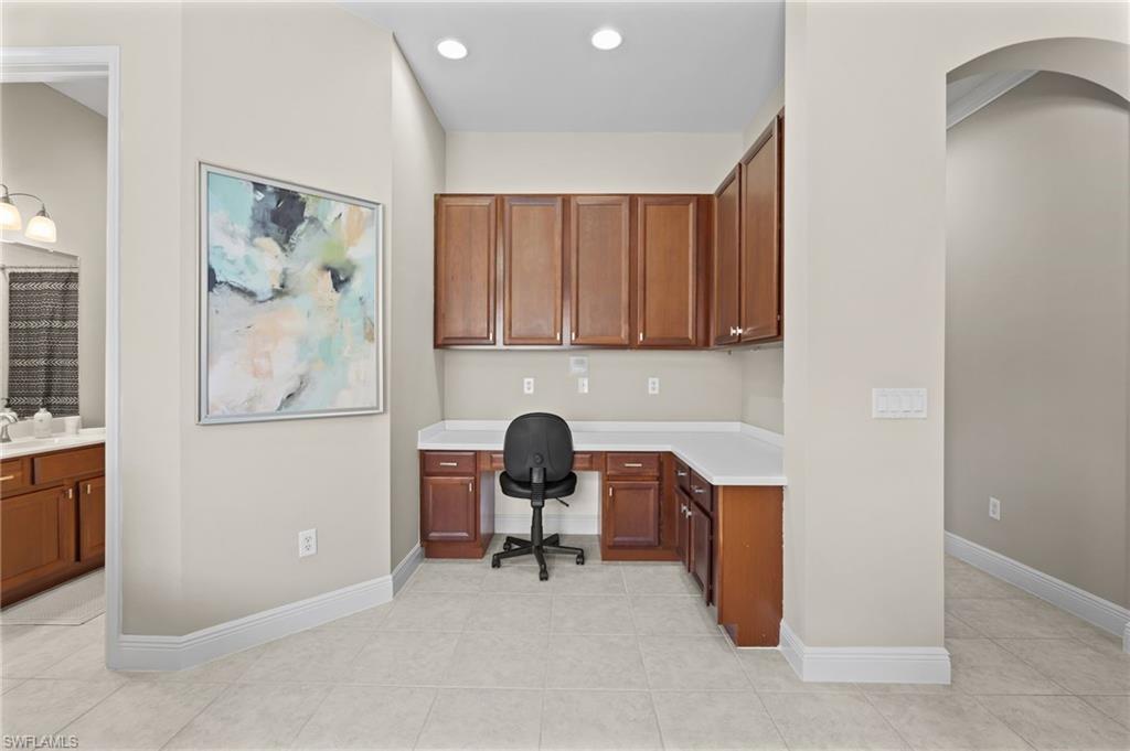 COUNTRY CLUB - Residential