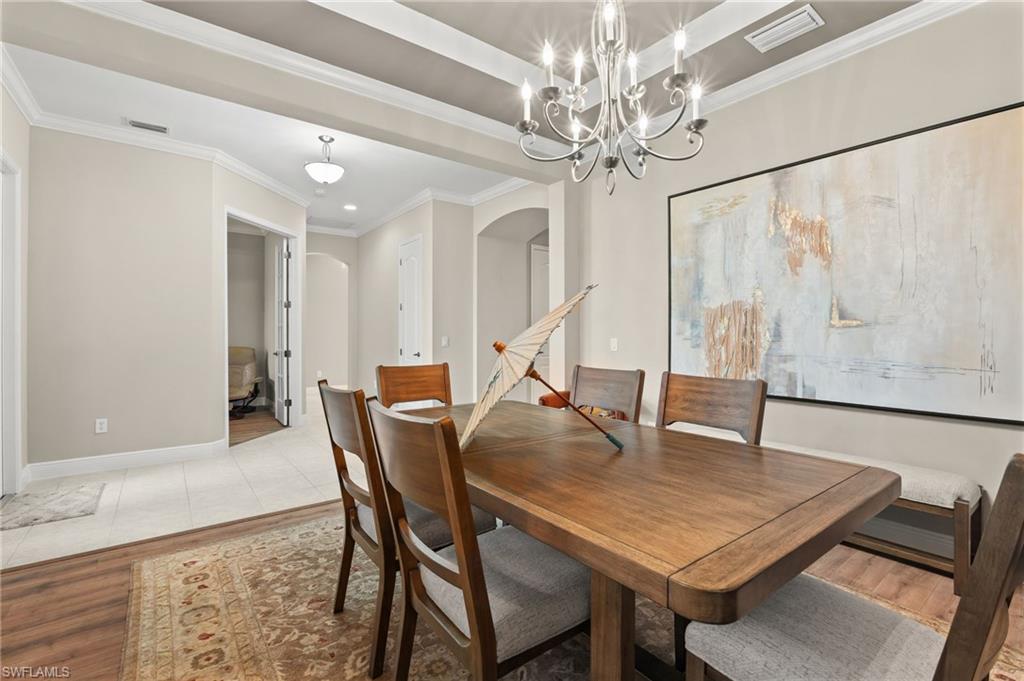 COUNTRY CLUB - Residential