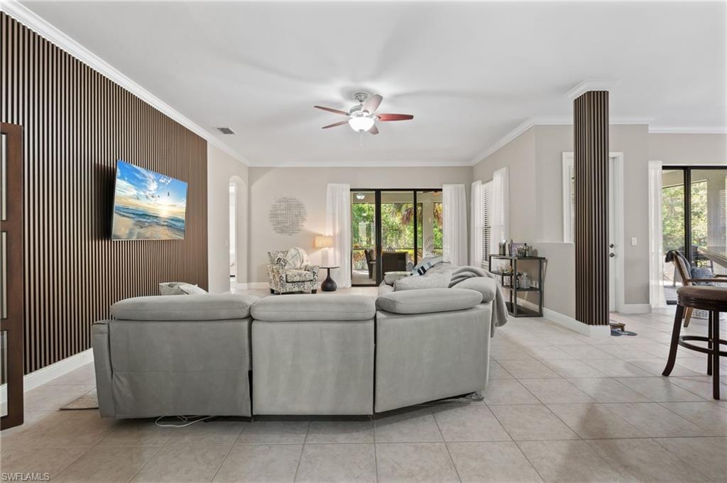 COUNTRY CLUB - Residential