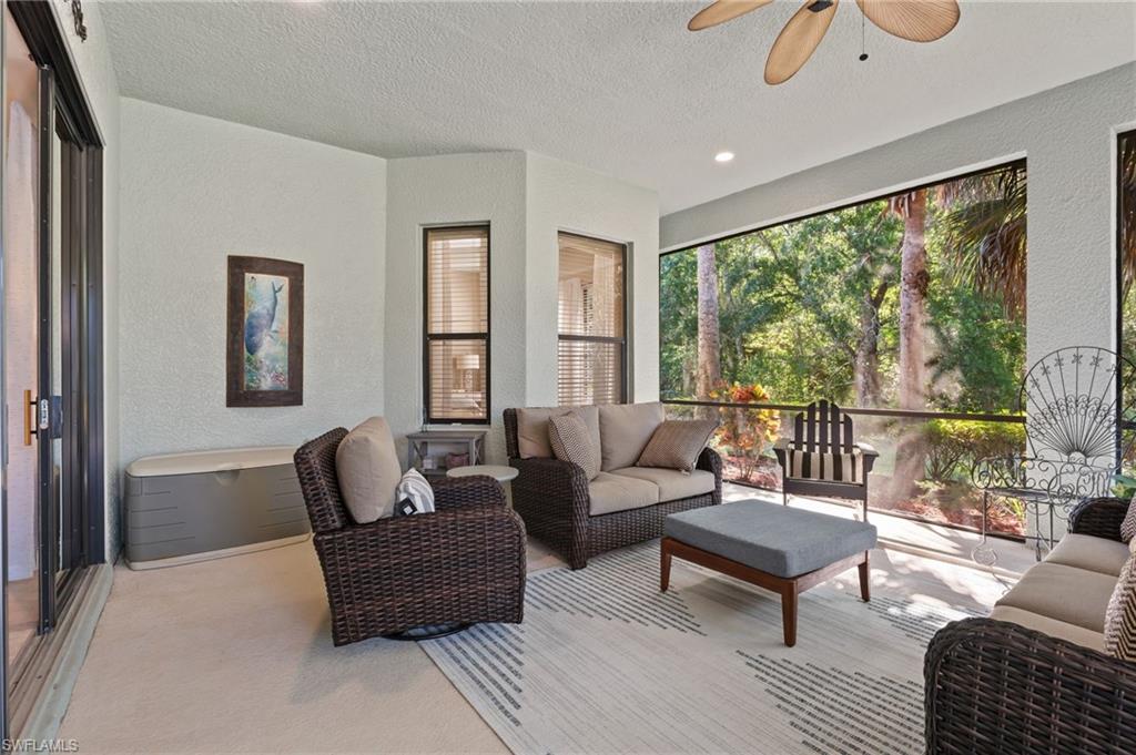 COUNTRY CLUB - Residential