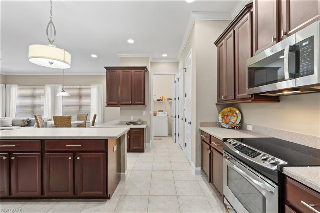 COUNTRY CLUB - Residential