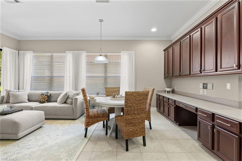 COUNTRY CLUB - Residential