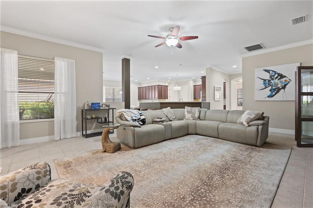 COUNTRY CLUB - Residential