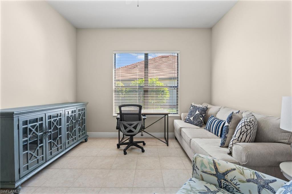 COUNTRY CLUB - Residential