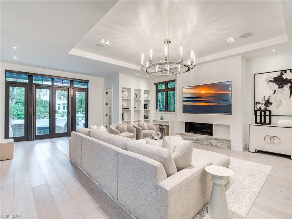 OLDE NAPLES - Residential