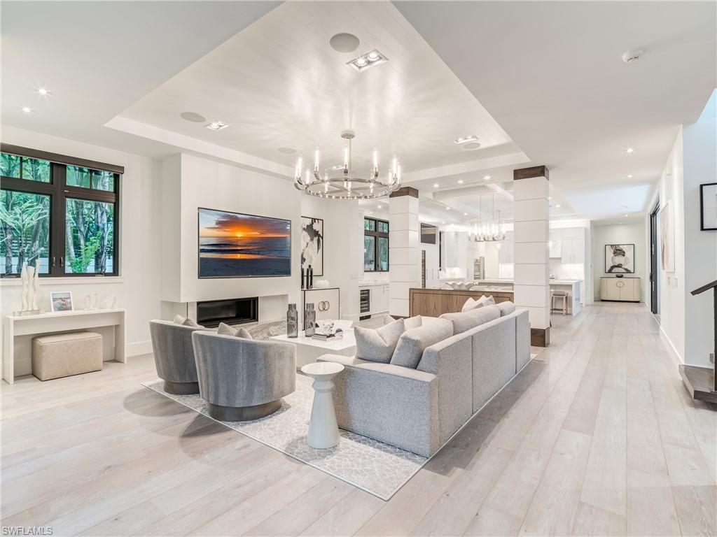 OLDE NAPLES - Residential