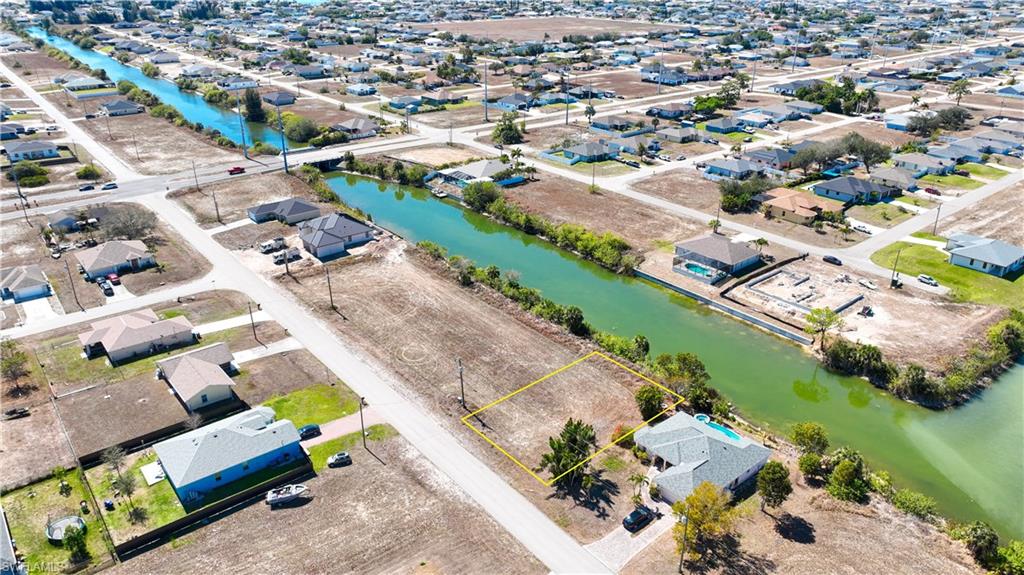 CAPE CORAL - Land