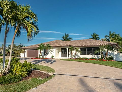 Single Family Residence in NAPLES FL 4222 Crayton RD.jpg