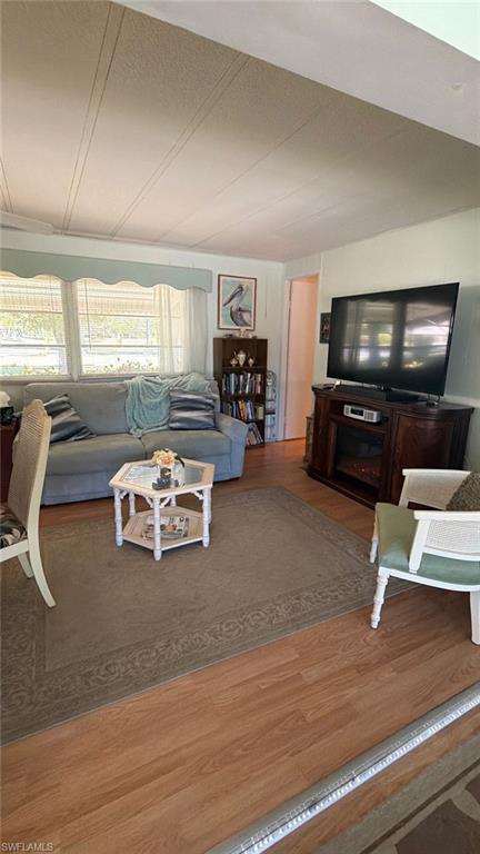 GARDEN COVE - Residential