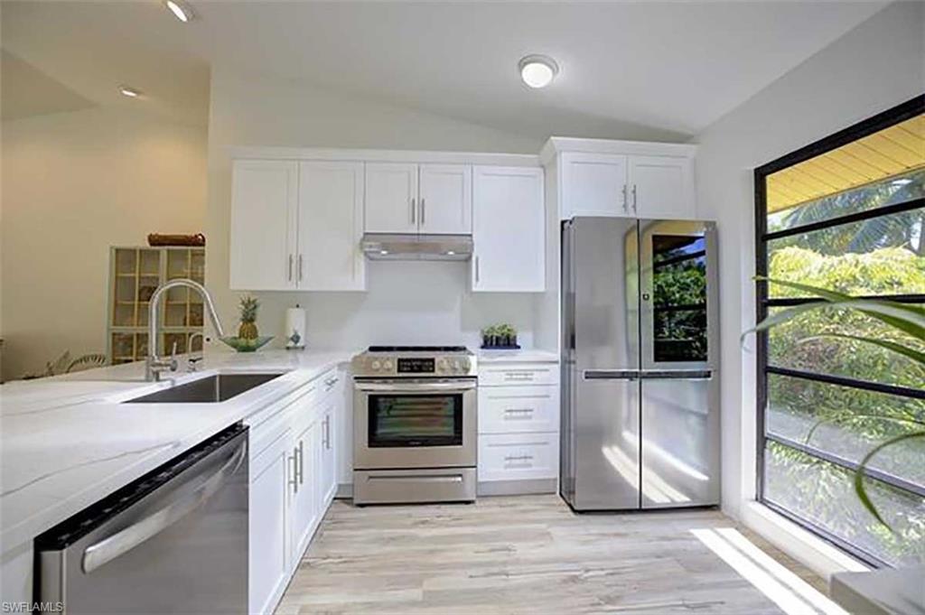 SANIBEL BAYOUS - Residential