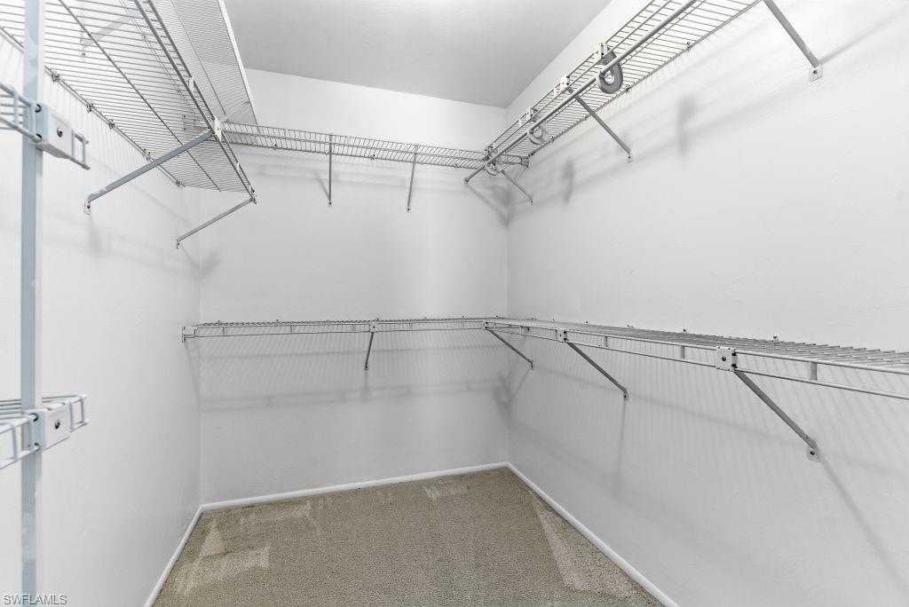 THREE OAKS - Residential