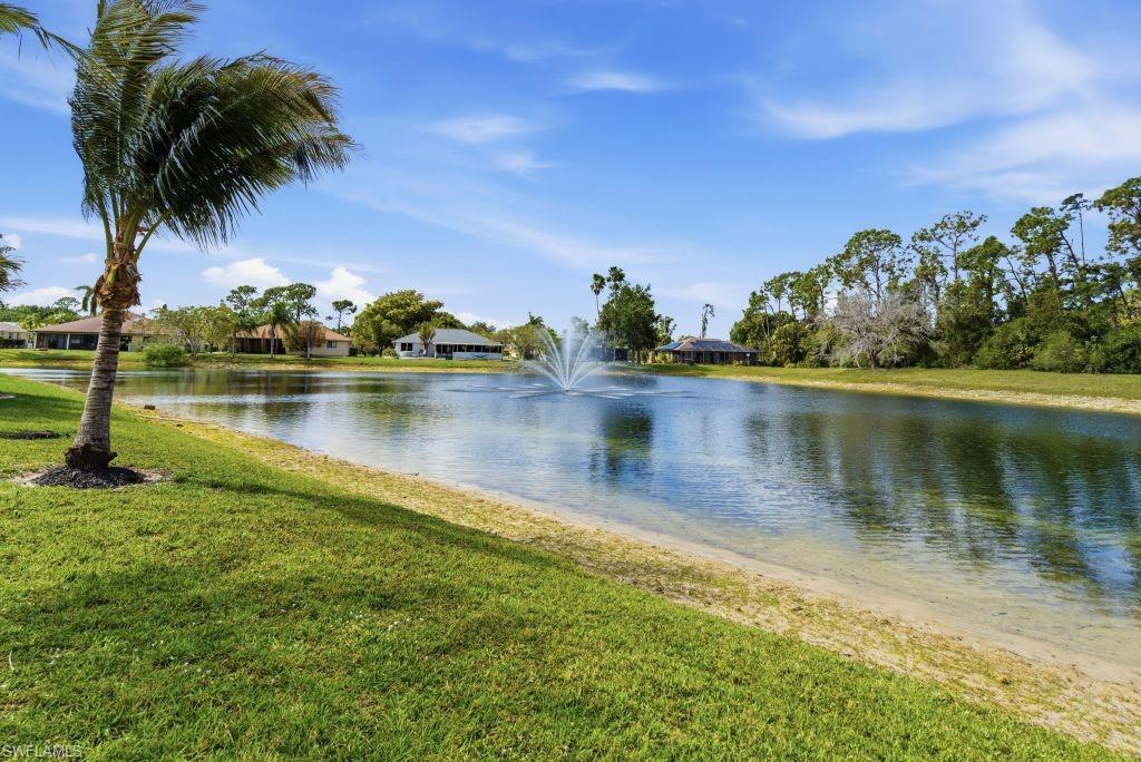 THREE OAKS - Residential