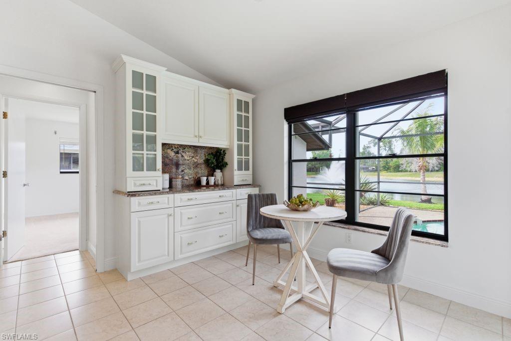 THREE OAKS - Residential