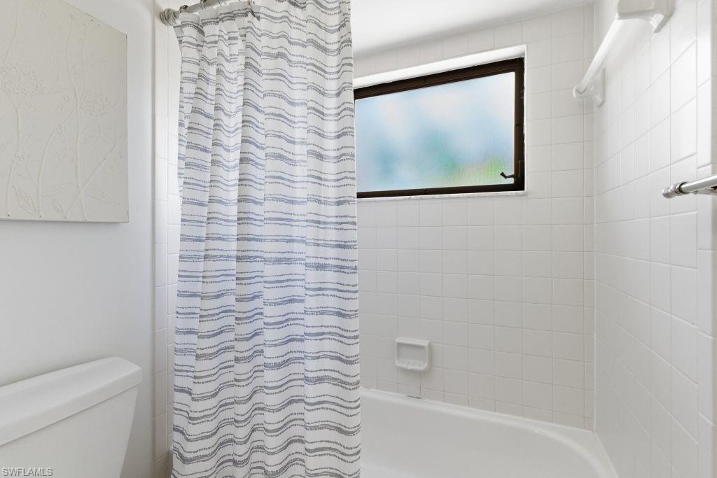 THREE OAKS - Residential