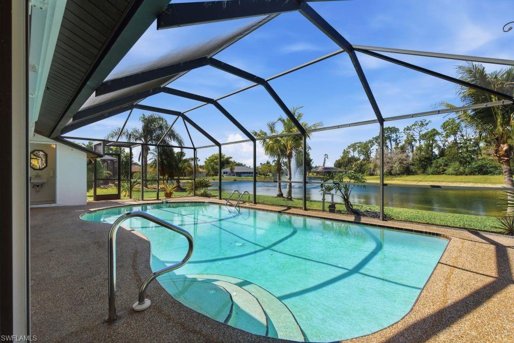 THREE OAKS - Residential