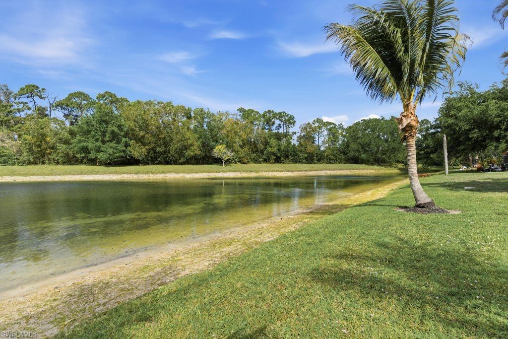 THREE OAKS - Residential