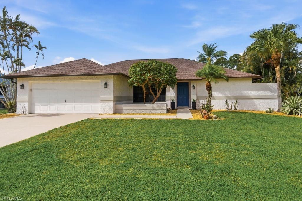 Photo of 19184 Pine Run LN, FORT MYERS, FL 33967 (MLS # 226015124)