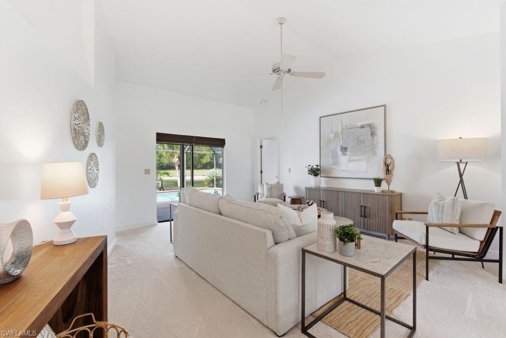 THREE OAKS - Residential