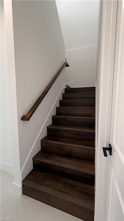 HALLENDALE - Residential