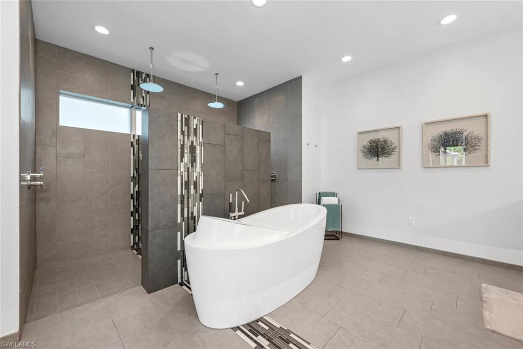 ROYAL HARBOR - Residential