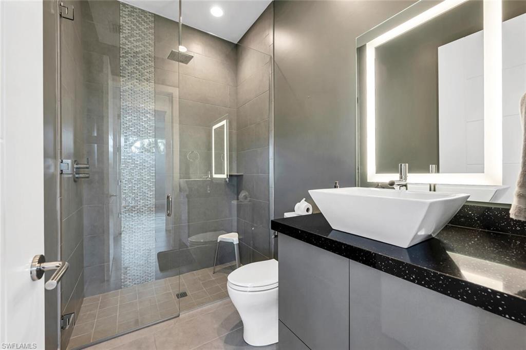 ROYAL HARBOR - Residential