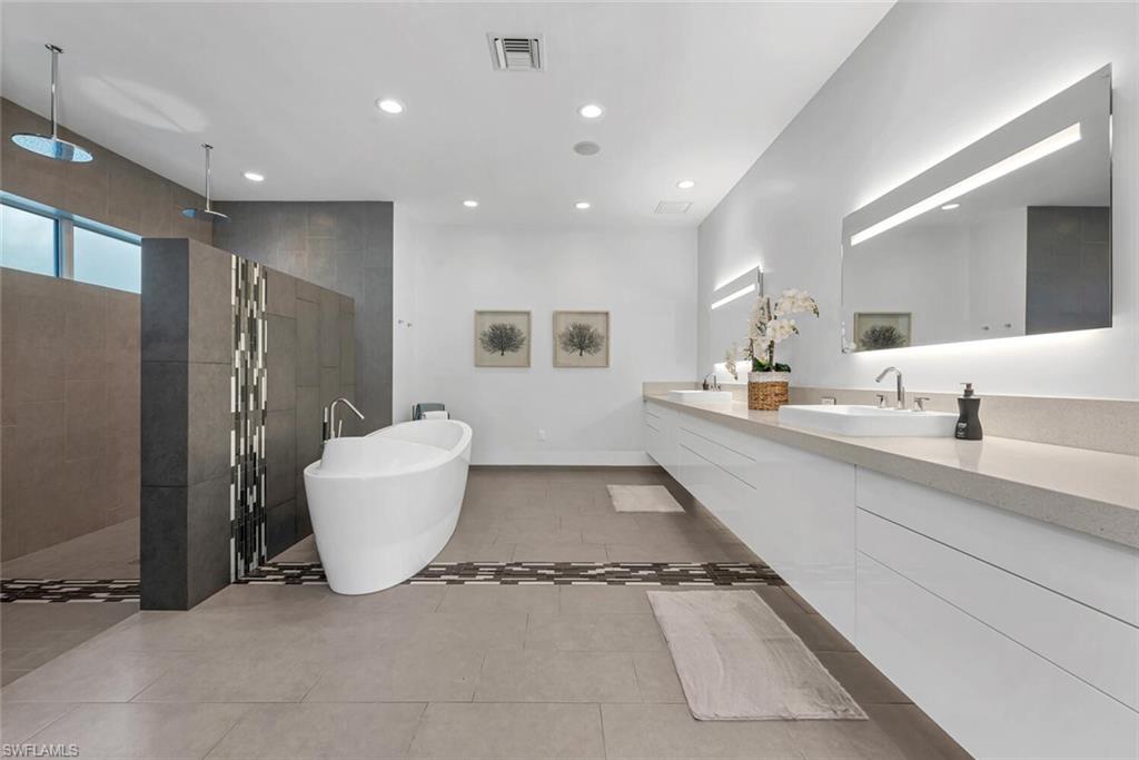 ROYAL HARBOR - Residential