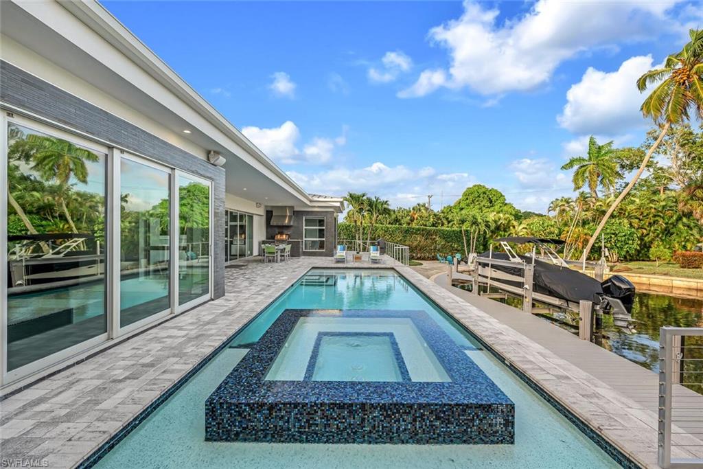 ROYAL HARBOR - Residential