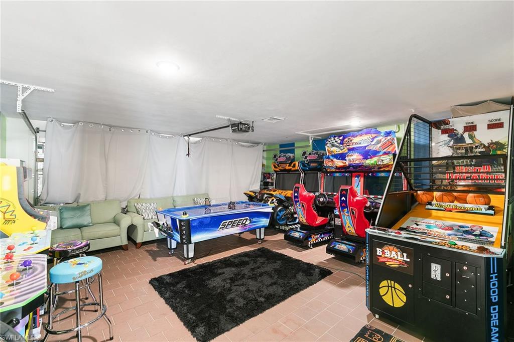 MARCO ISLAND - Residential