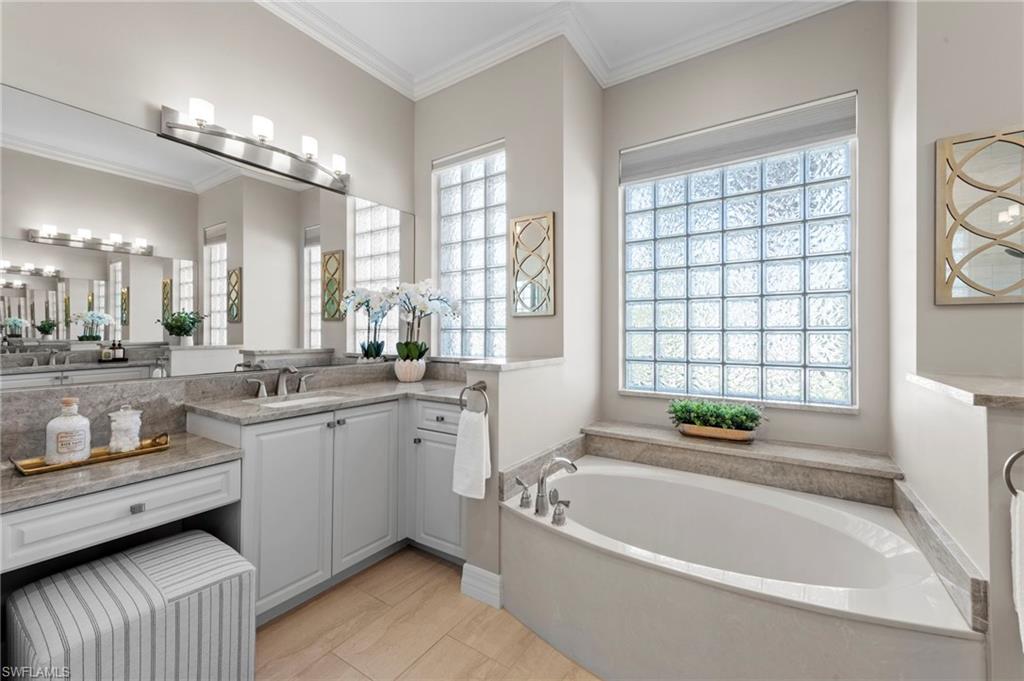 SATURNIA LAKES - Residential