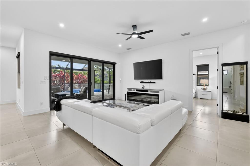 Properties 3724 SW 3rd ST