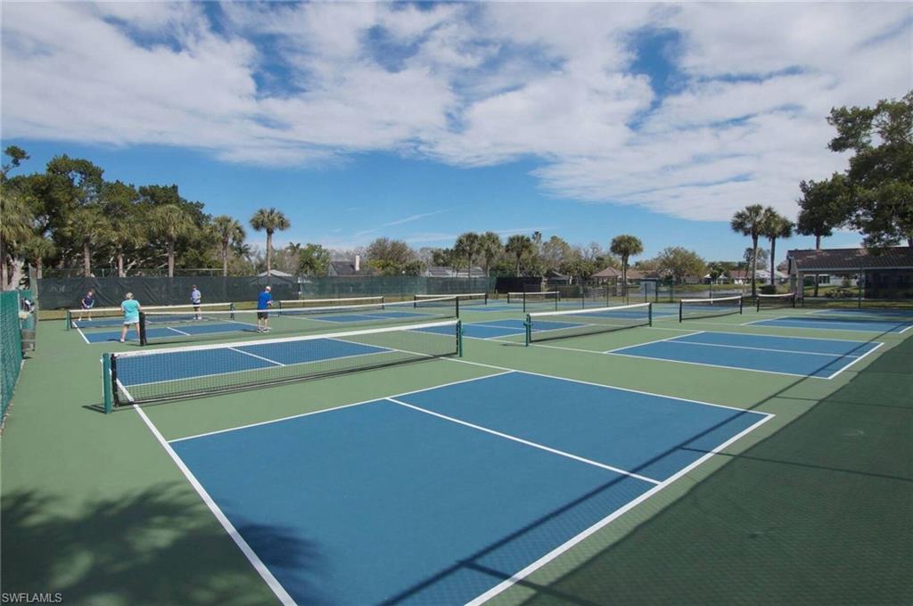 WILLOWBROOK - Residential