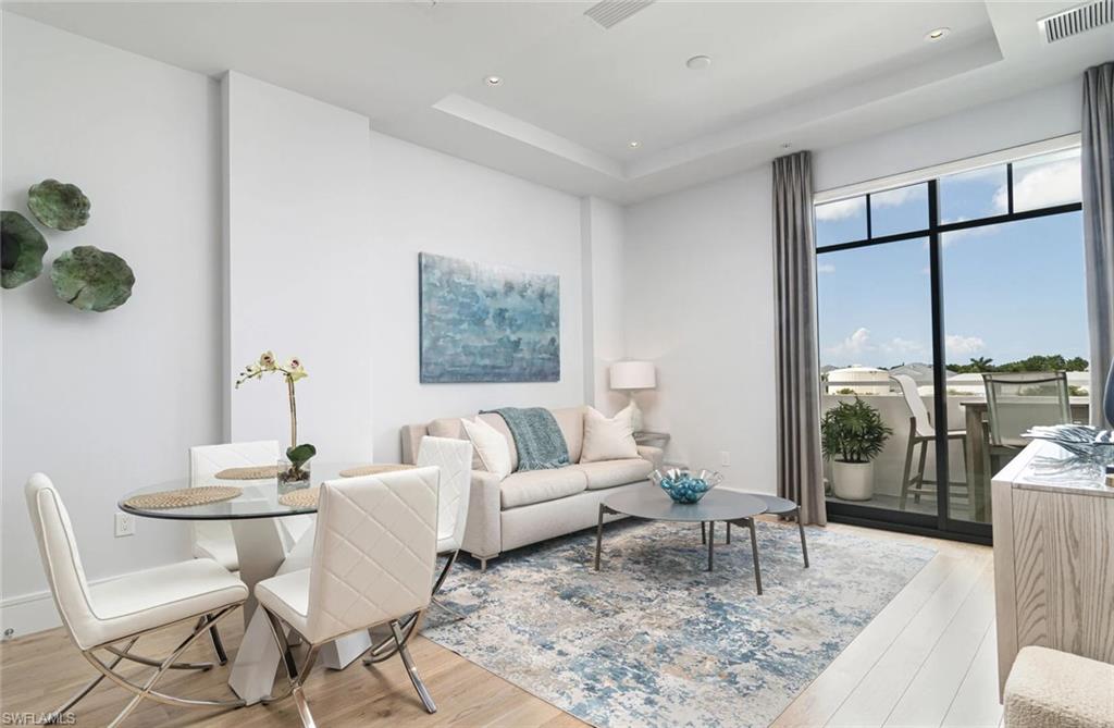 SOCE FLATS - Residential Lease