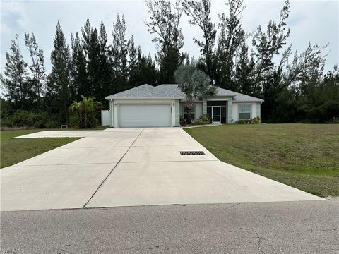Single Family Residence in LEHIGH ACRES FL 3987 Sunset RD.jpg