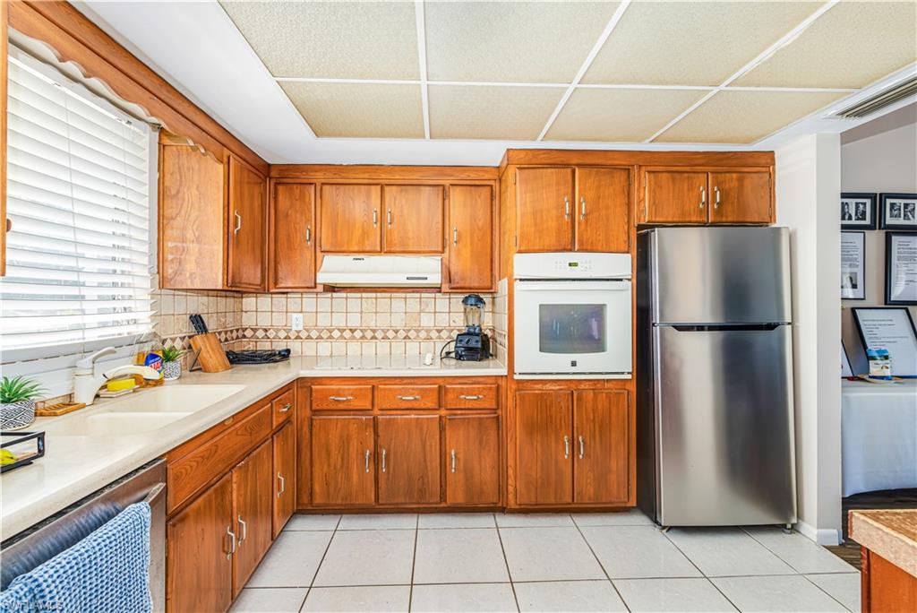 COUNTRY CLUB ESTATES CONDO - Residential