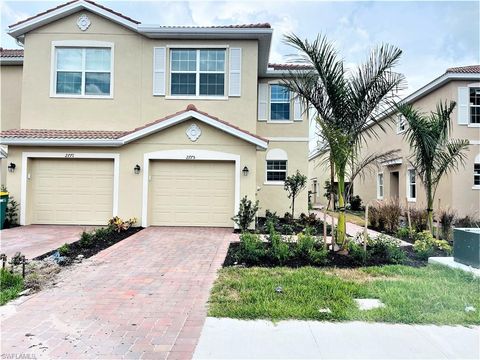 Townhouse in NAPLES FL 2775 Blossom WAY.jpg