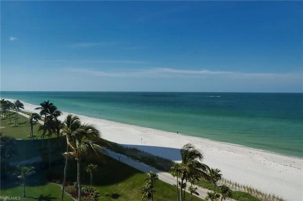 4651 GULF SHORE BLVD N APT 504, NAPLES, FL 34103 - Image 1036e2d881ba4e818aaef37fd3bf647d/1578490659